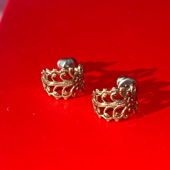 unknown Jewelry - Elegant Gold-Tone Cluster Earrings, vintage, 90’s